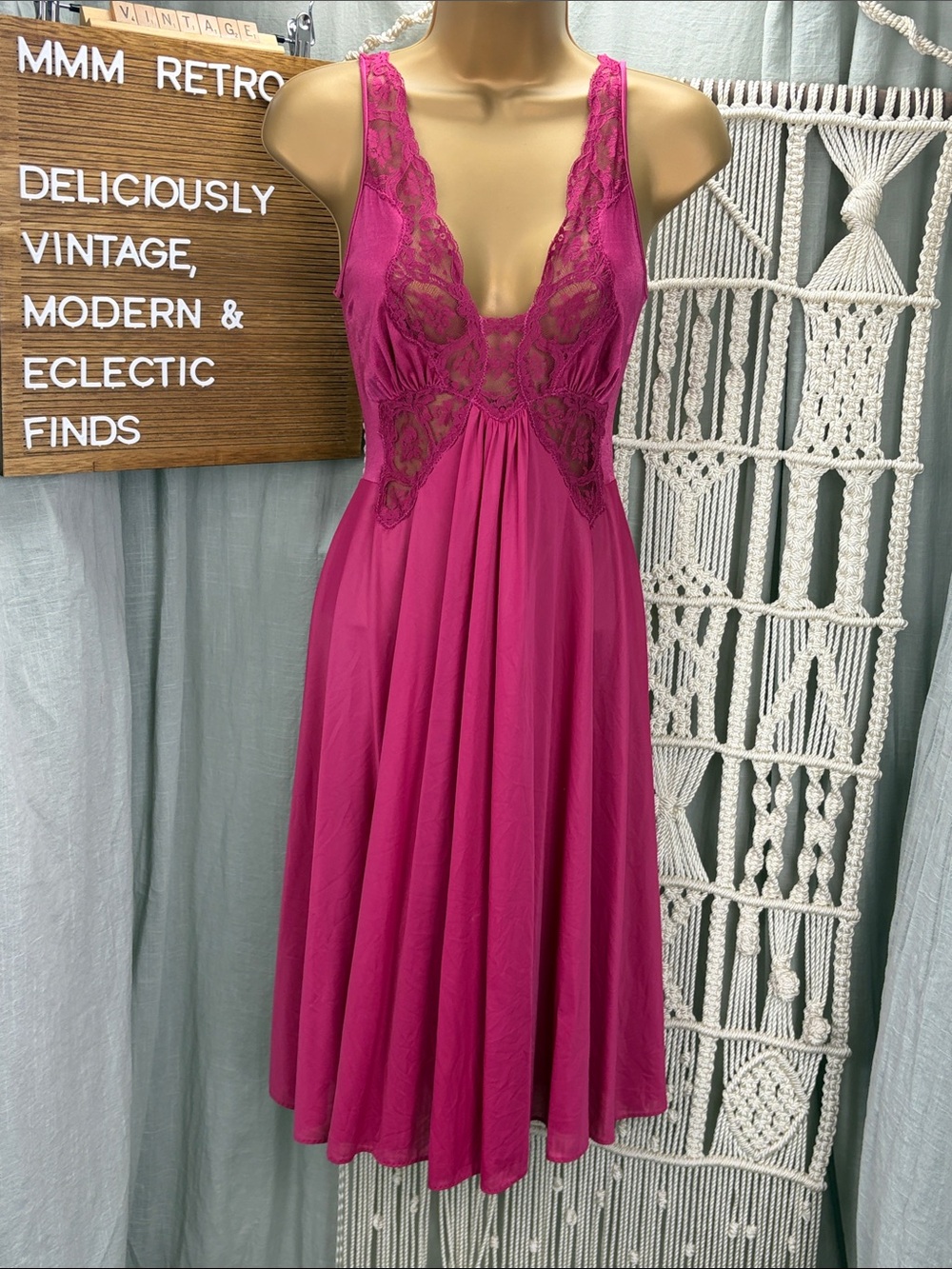 Vintage Olga Fuchsia Lace-Trim Nightie | Small